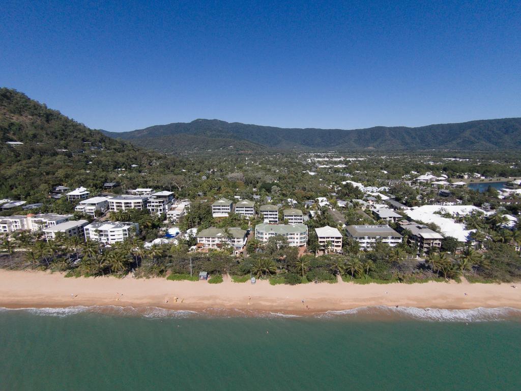 On The Beach Apartments Trinity Beach Exteriör bild