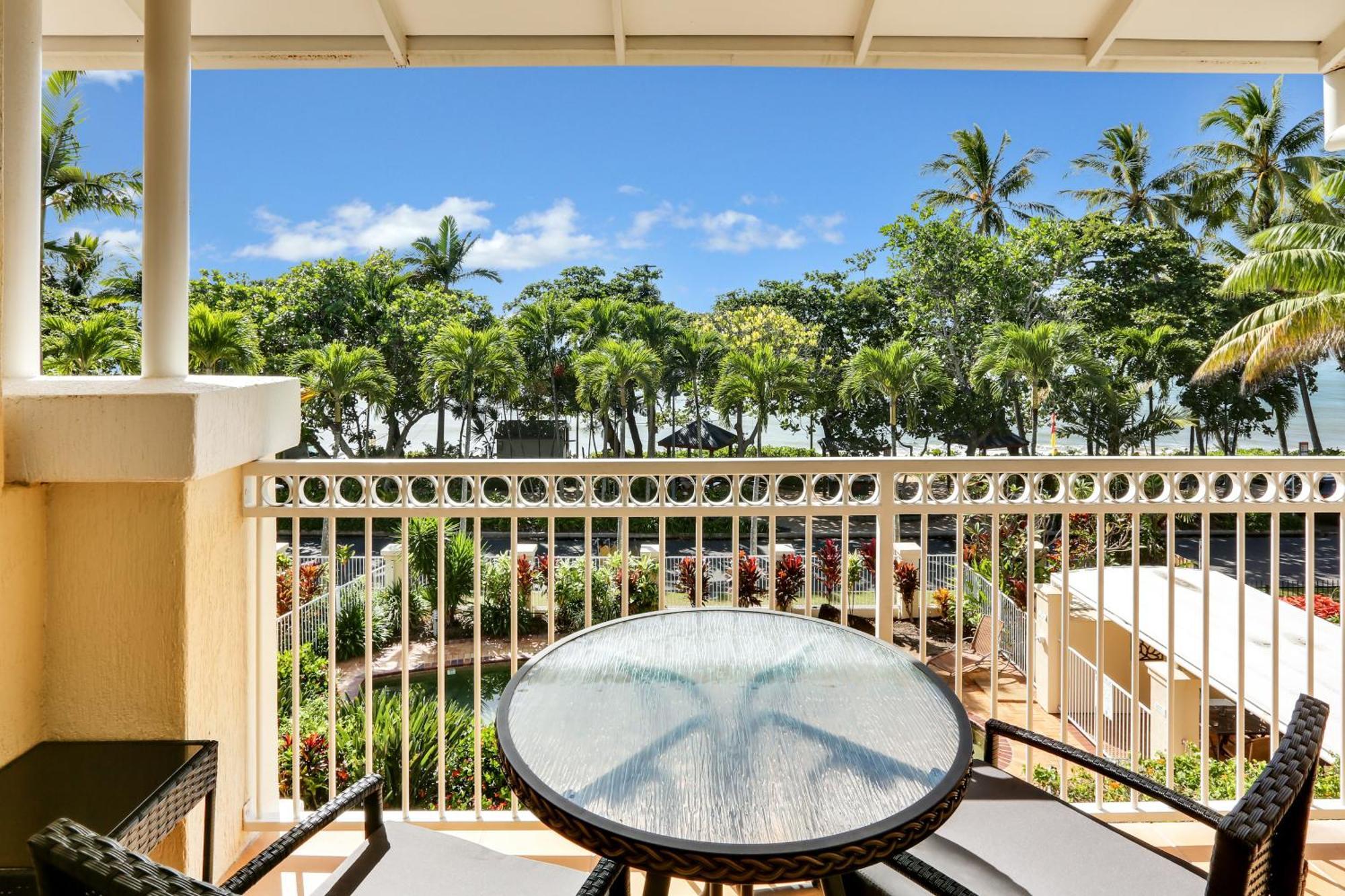 On The Beach Apartments Trinity Beach Rum bild