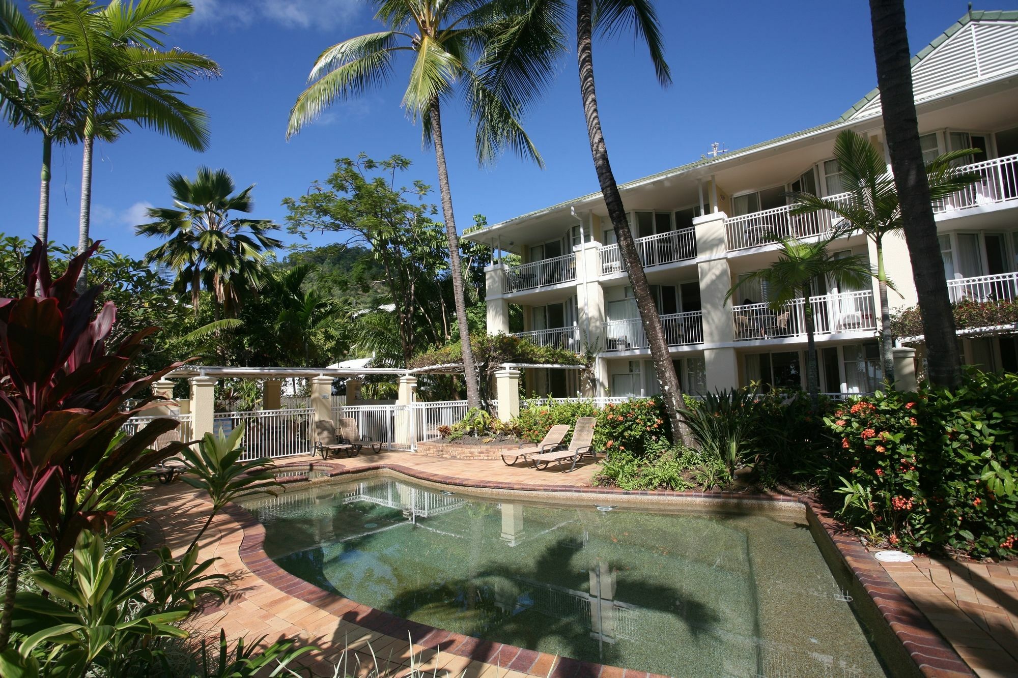 On The Beach Apartments Trinity Beach Exteriör bild
